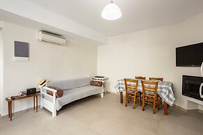 Azure Seaside Retreat in the Heart of Petalidi