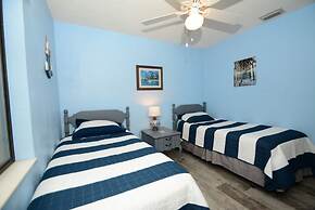 Salty Breeze Canal Front Pool Home W Boat Dock