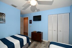 Salty Breeze Canal Front Pool Home W Boat Dock