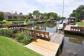 Salty Breeze Canal Front Pool Home W Boat Dock