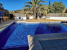 Casita-2guests-pool-patio-bbq-parking-fireplace