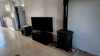 Casita-2guests-pool-patio-bbq-parking-fireplace