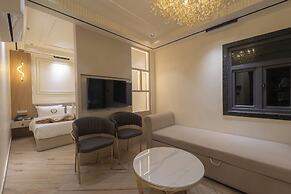 Deep Hotel