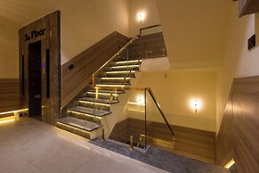 Deep Hotel