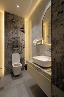 Deep Hotel