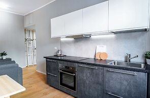 Charming flat with desk