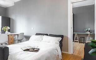 Charming flat with desk