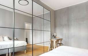 Charming flat with desk