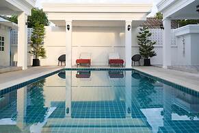 Tarn Villa Krabi