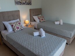 Dimi Seafront Partment by Rentals Pro