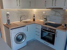 Dimi Seafront Partment by Rentals Pro