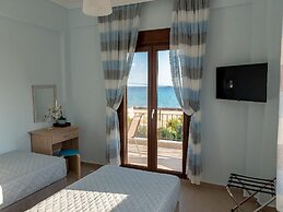 Dimi Seafront Partment by Rentals Pro