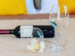 Dimi Seafront Partment by Rentals Pro