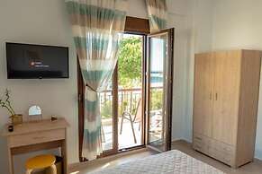 Dimi Seafront Partment by Rentals Pro