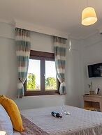 Dimi Seafront Partment by Rentals Pro