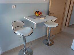 Dimi Seafront Partment by Rentals Pro