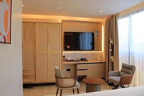 Arova Hotel