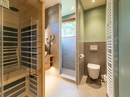 Treehouse in Tournai With Sauna & Forest Views