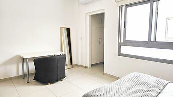 Phaedrus Living Ledras Residences 104