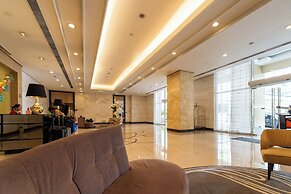 Luxe Suite With 180 Stunning City Views