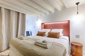 Elegant AC Duplex Bastille Le Marais
