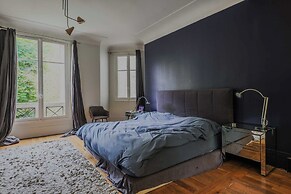 Mansion With Swimming Pool - 5bd/10p - Neuilly