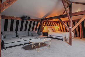 Mansion With Swimming Pool - 5bd/10p - Neuilly
