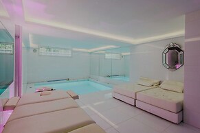 Mansion With Swimming Pool - 5bd/10p - Neuilly