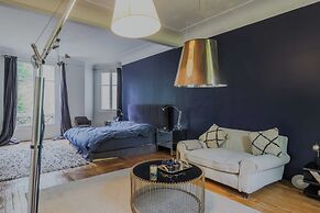 Mansion With Swimming Pool - 5bd/10p - Neuilly