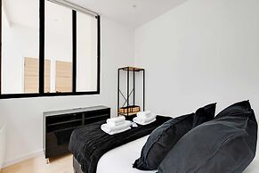 Authentique Apartment - 1br- 2P- Voltaire