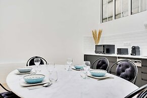 Authentique Apartment - 1br- 2P- Voltaire