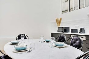 Authentique Apartment - 1br- 2P- Voltaire