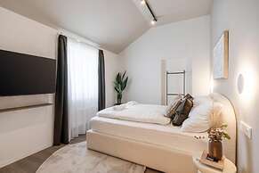Oasis Luxe Boutique Suites by BQA