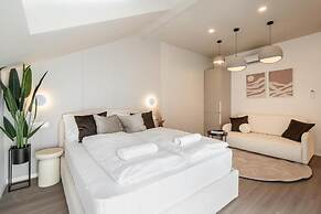 Oasis Luxe Boutique Suites by BQA