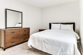 3 Mi to Downtown: Pet-friendly Indianapolis Home