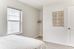 3 Mi to Downtown: Pet-friendly Indianapolis Home
