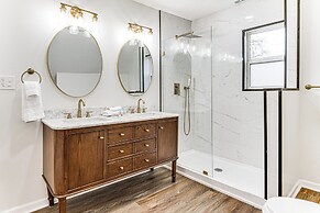 3 Mi to Downtown: Pet-friendly Indianapolis Home