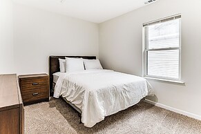 3 Mi to Downtown: Pet-friendly Indianapolis Home