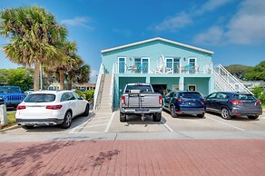 Walk to Cocoa Beach: Condo w/ Patio!