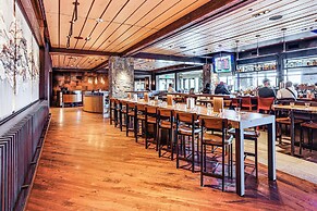 Hike, Ski & More: Cle Elum Resort Condo