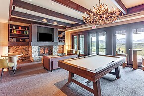 Hike, Ski & More: Cle Elum Resort Condo