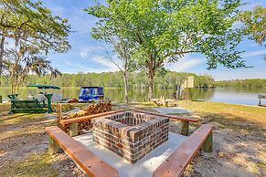 Dock & Fire Pit: Scenic Studio on Suwannee River!
