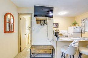 Lanai & Fire Pit: Riverfront Studio in Chiefland!