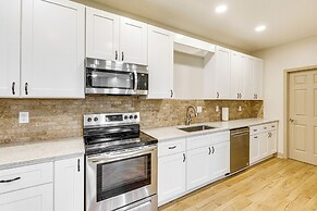 Golfer's Paradise: Meadow Lakes Manor Retreat!