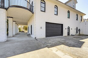 Golfer's Paradise: Meadow Lakes Manor Retreat!