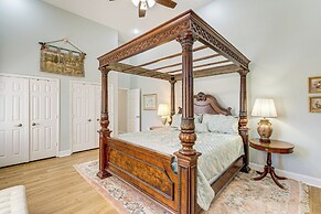 Golfer's Paradise: Meadow Lakes Manor Retreat!