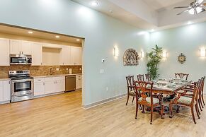 Golfer's Paradise: Meadow Lakes Manor Retreat!