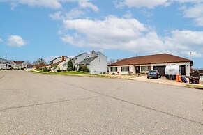 6 Mi to Hospitals: Guest Suite in South River