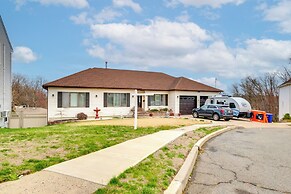 6 Mi to Hospitals: Guest Suite in South River