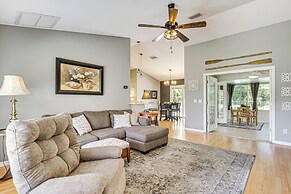 Walk to Boat Ramp: Dunnellon Home w/ Private Yard!